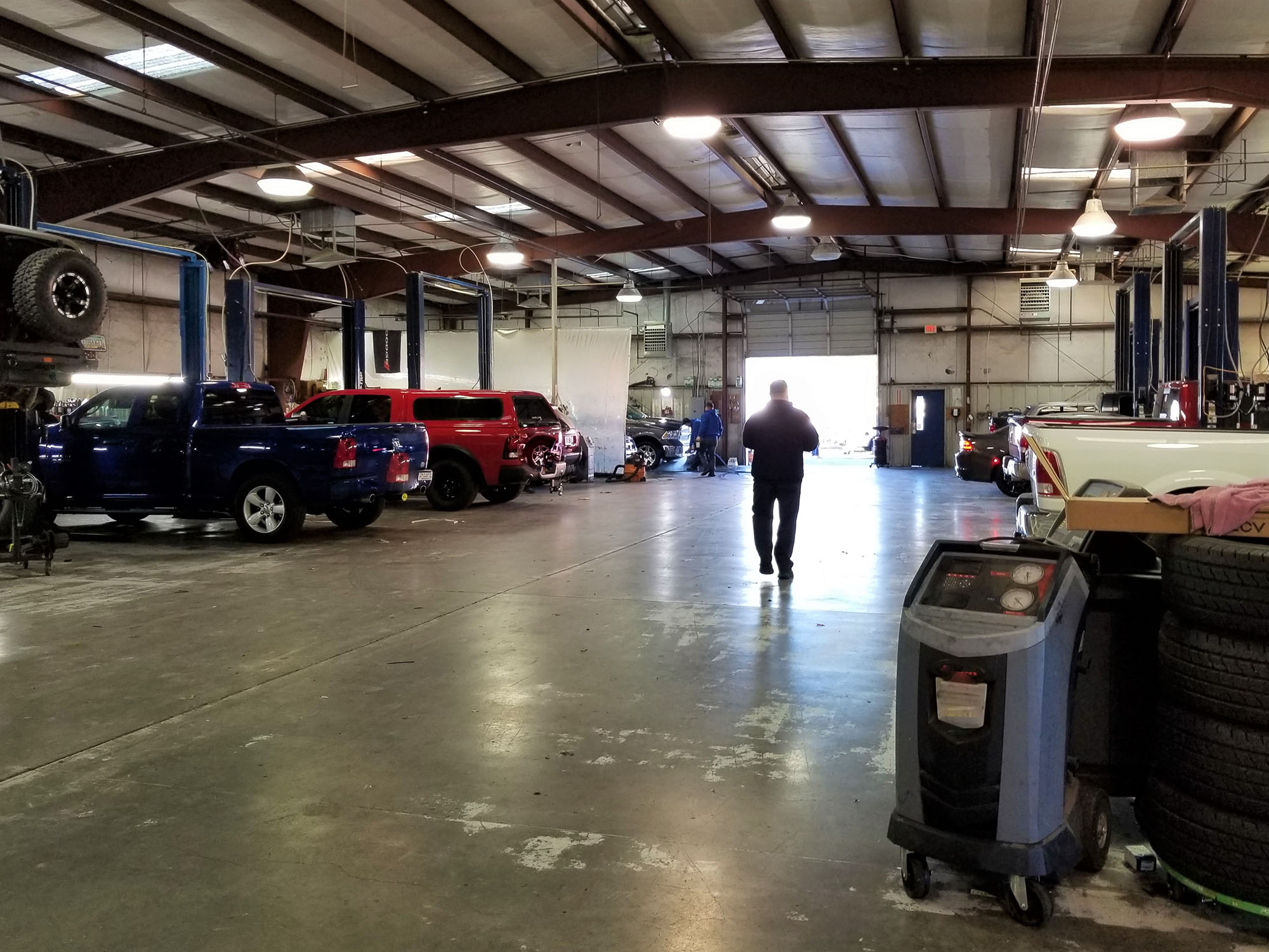 auto-mechanics-garage-mechanics-2022-11-08-06-01-00-utc Engine Repair Lake In The Hills Illinois